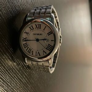 Mens wrist watch. Danbury. Silver.